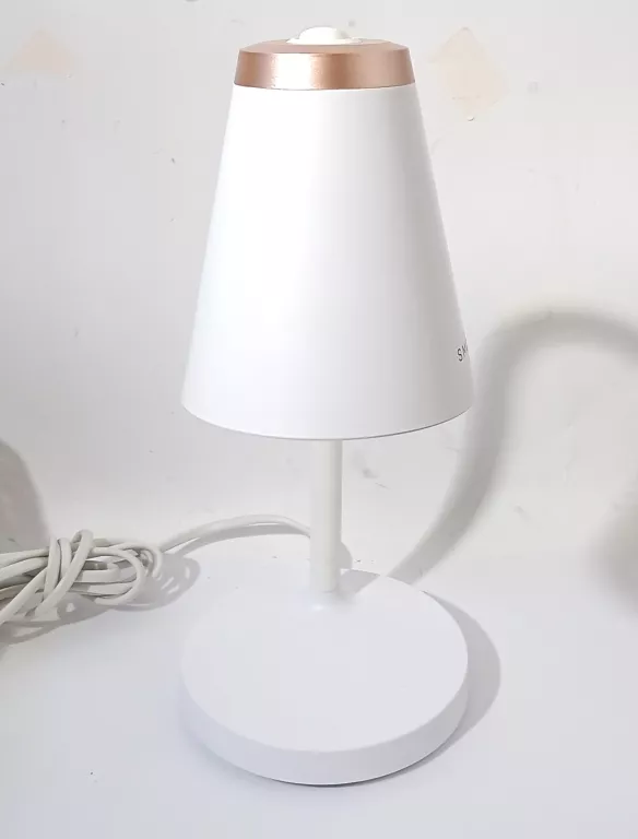 LAMPKA BIURKOWA SMUKEE BIAŁA