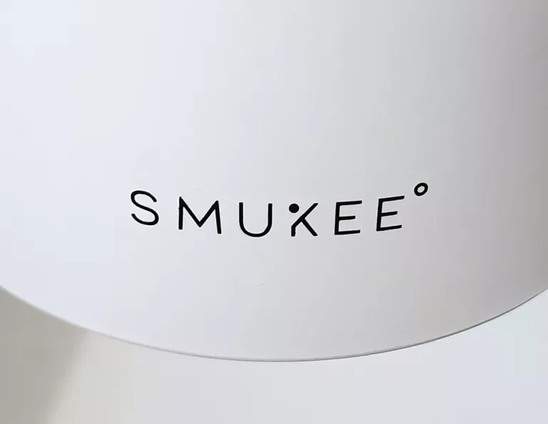 LAMPKA BIURKOWA SMUKEE BIAŁA