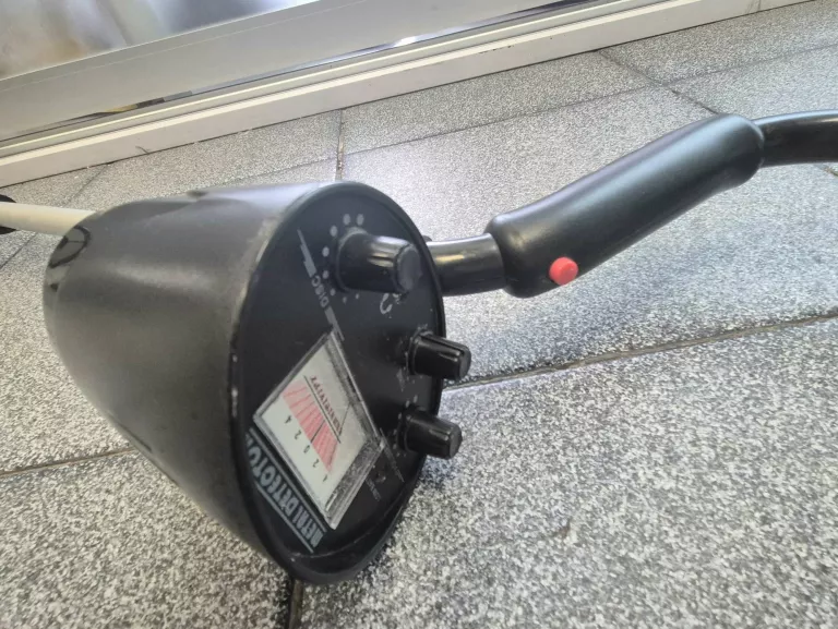 WYKRYWACZ METALI METAL DETECTOR GC-1036
