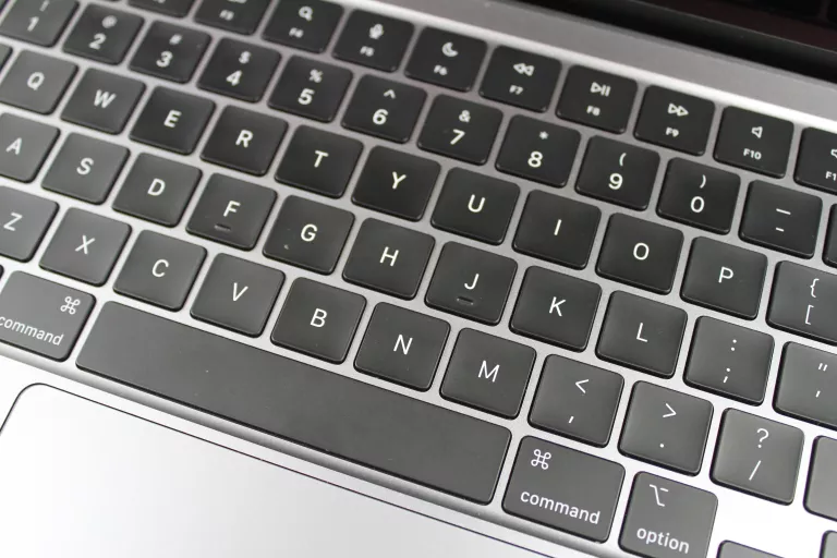 LAPTOP APPLE MACBOOK AIR A2681 2022 13,6 " APPLE M2 8 GB / 256 GB
