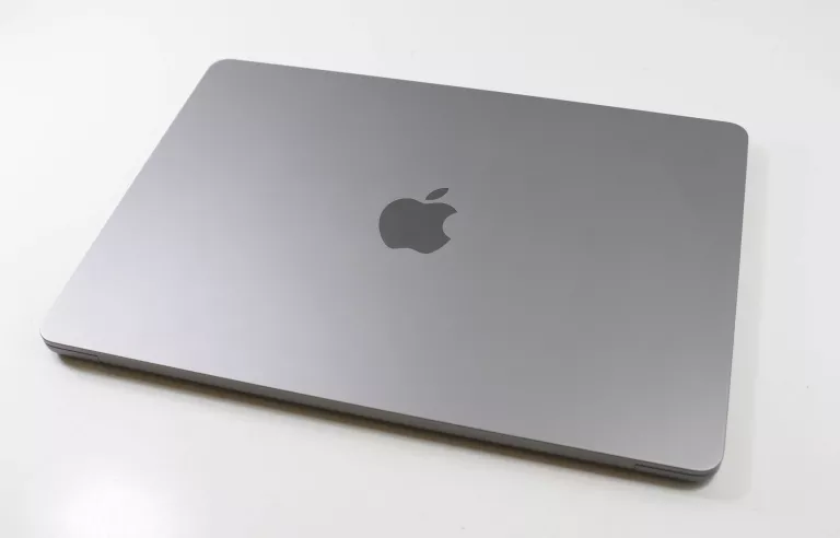 LAPTOP APPLE MACBOOK AIR A2681 2022 13,6 " APPLE M2 8 GB / 256 GB