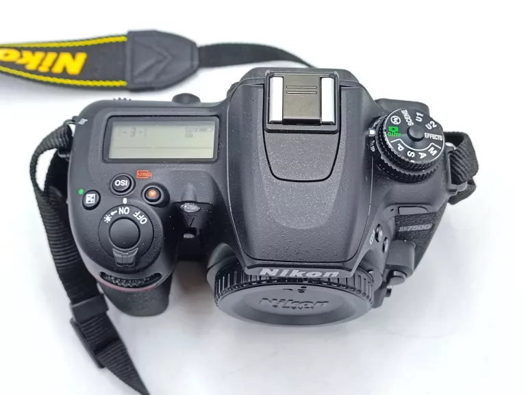 LUSTRZANKA NIKON D7500 BODY