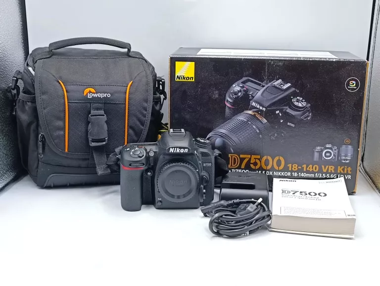 LUSTRZANKA NIKON D7500 BODY