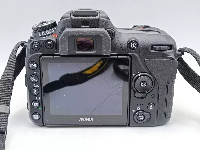 LUSTRZANKA NIKON D7500 BODY