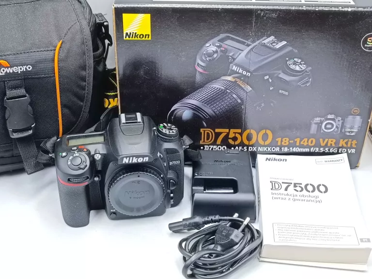 LUSTRZANKA NIKON D7500 BODY
