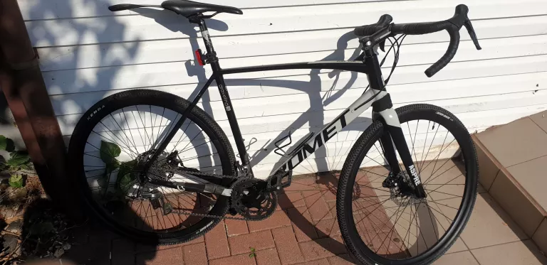 ROWER KOLARZOWY GRAVEL ROMET MODEL ASPRE A1 ROZMIAR XL RAMA 22' KOŁA 25'