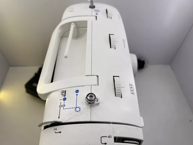MASZYNA DO SZYCIA SINGER M320L KOMPLET