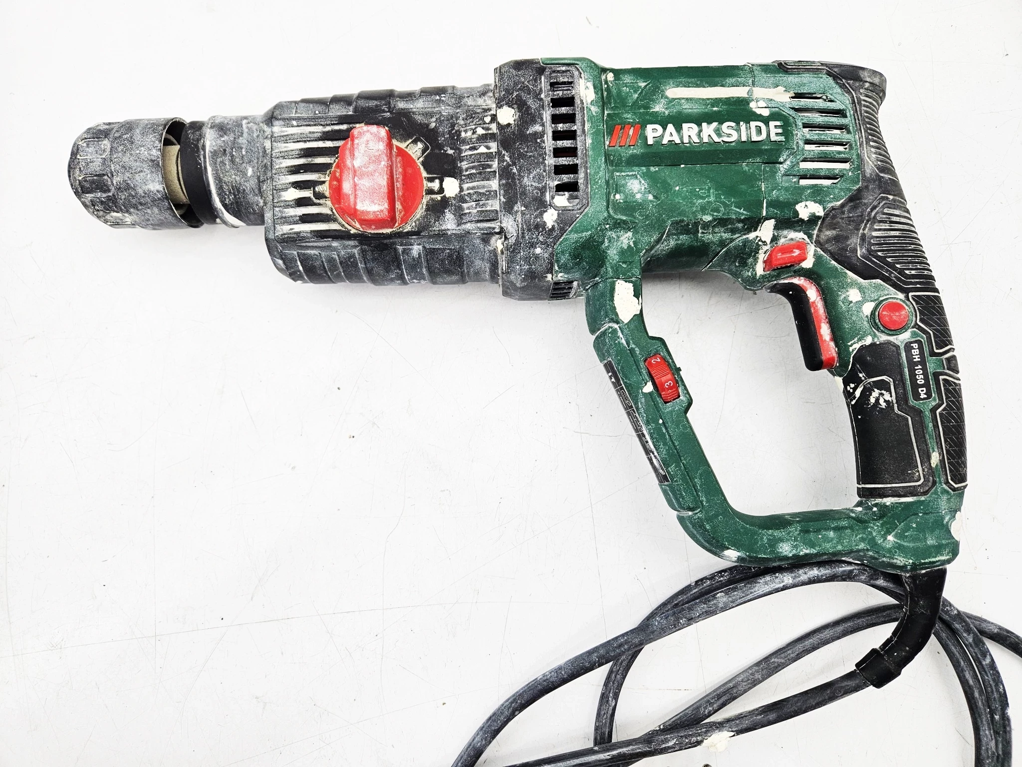 mlotowiertarka-parkside-pbh-1050-d4-energia-udaru-300