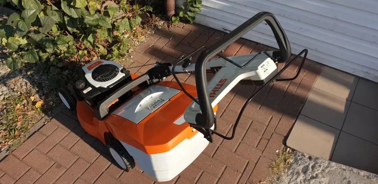 KOSIARKA STIHL RM 448 PC Z NAPĘDEM 46CM 2,6KW/3,5KM 55L REGULACJA WYSOKOŚC