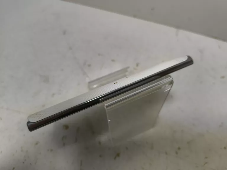 TELEFON LG E610