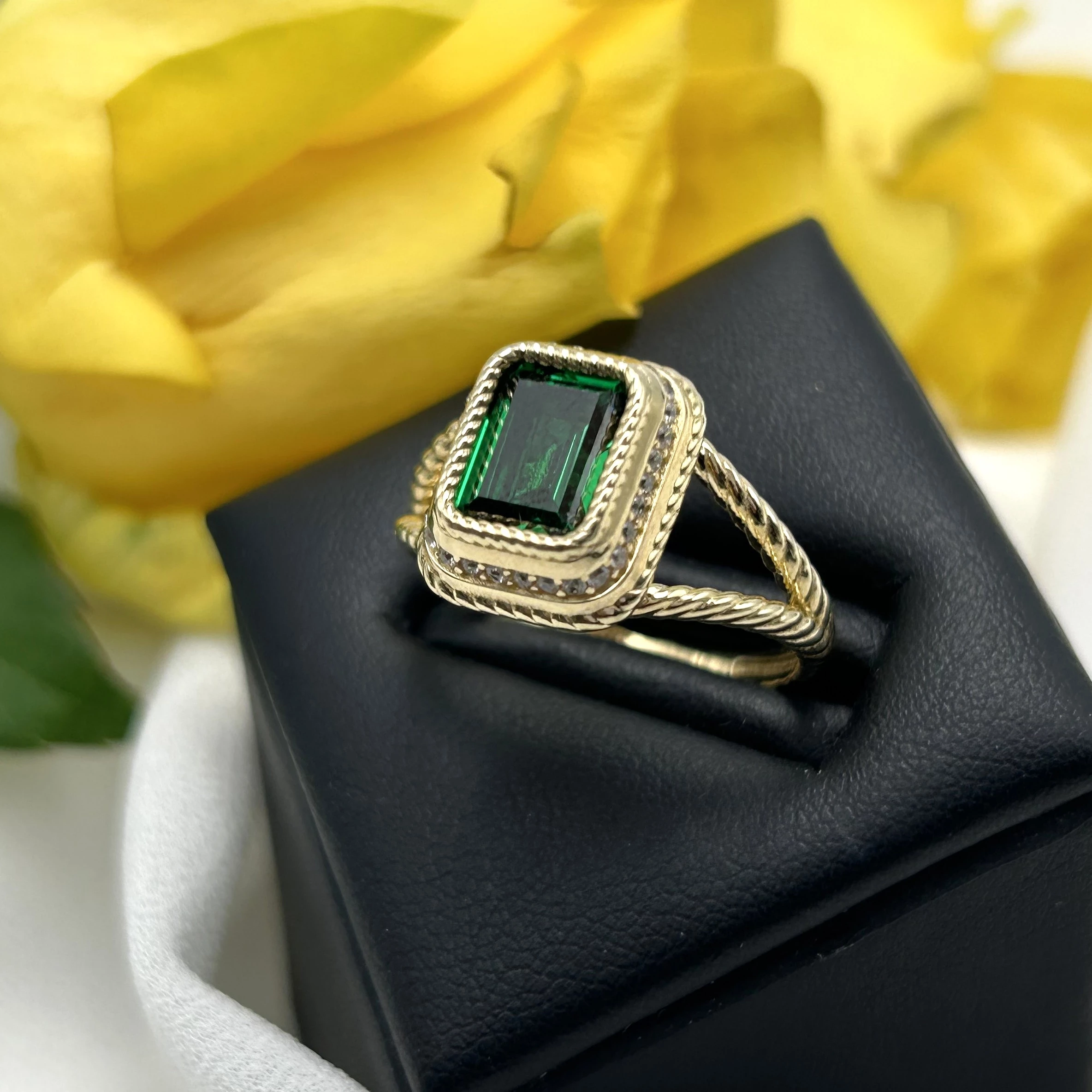 zloty-pierscionek-z-zielonym-kamieniem-585-512grozm-20-ean-gtin-5900025448069