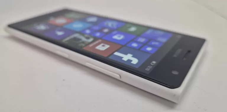 nokia-lumia-735-stan-11323-2