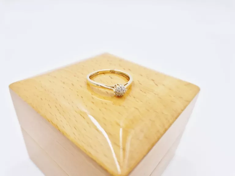 zloty-pierscionek-brylant-585-102g-r9-rodzaj-2205-16