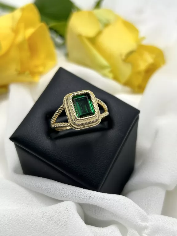 zloty-pierscionek-z-zielonym-kamieniem-585-512grozm-20-rozmiarsrednica-wew-mm-372-15