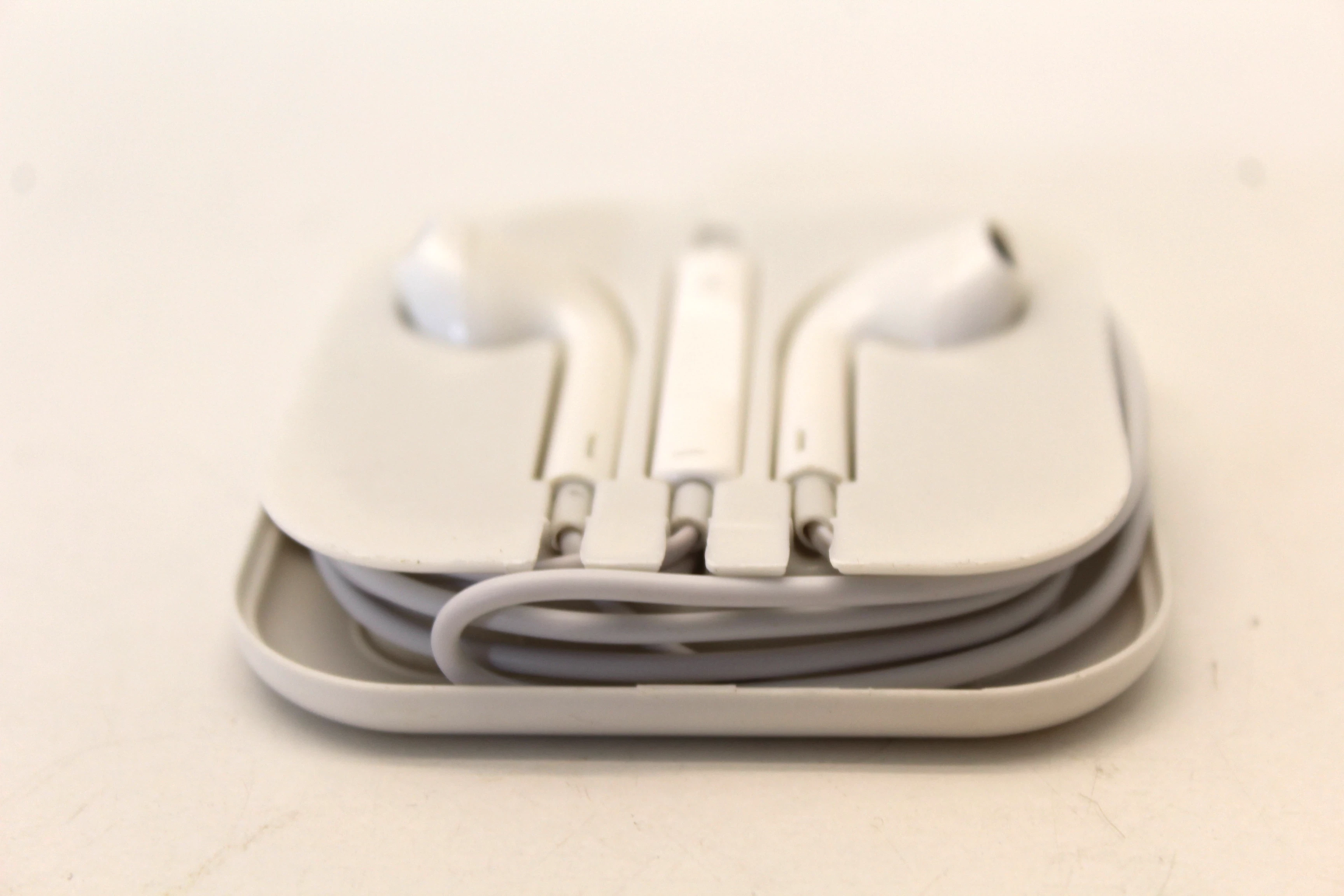 sluchawki-kabel-jack-35mm-douszne-rodzaj-sluchawek-203681-217749