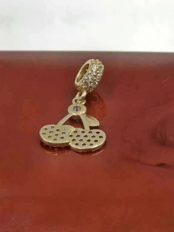 uroczy-zloty-charms-wisienki-marka-226434-315782