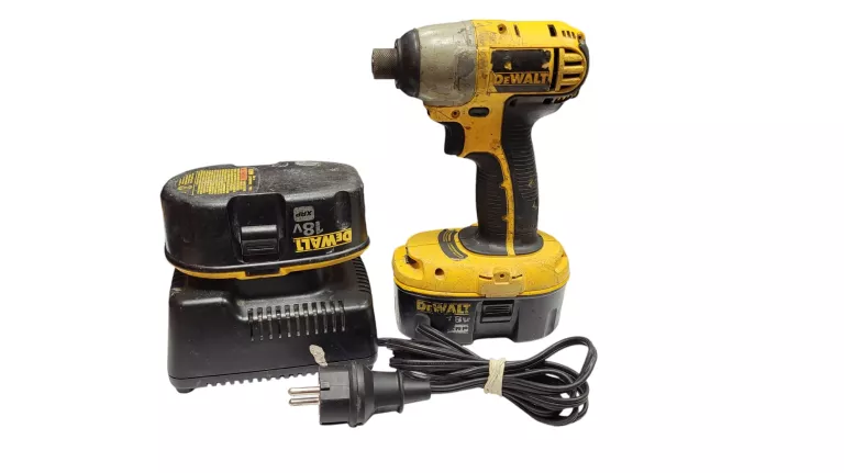 Dewalt Dc825 DeWALT Impact Driver XRP™ 1/4