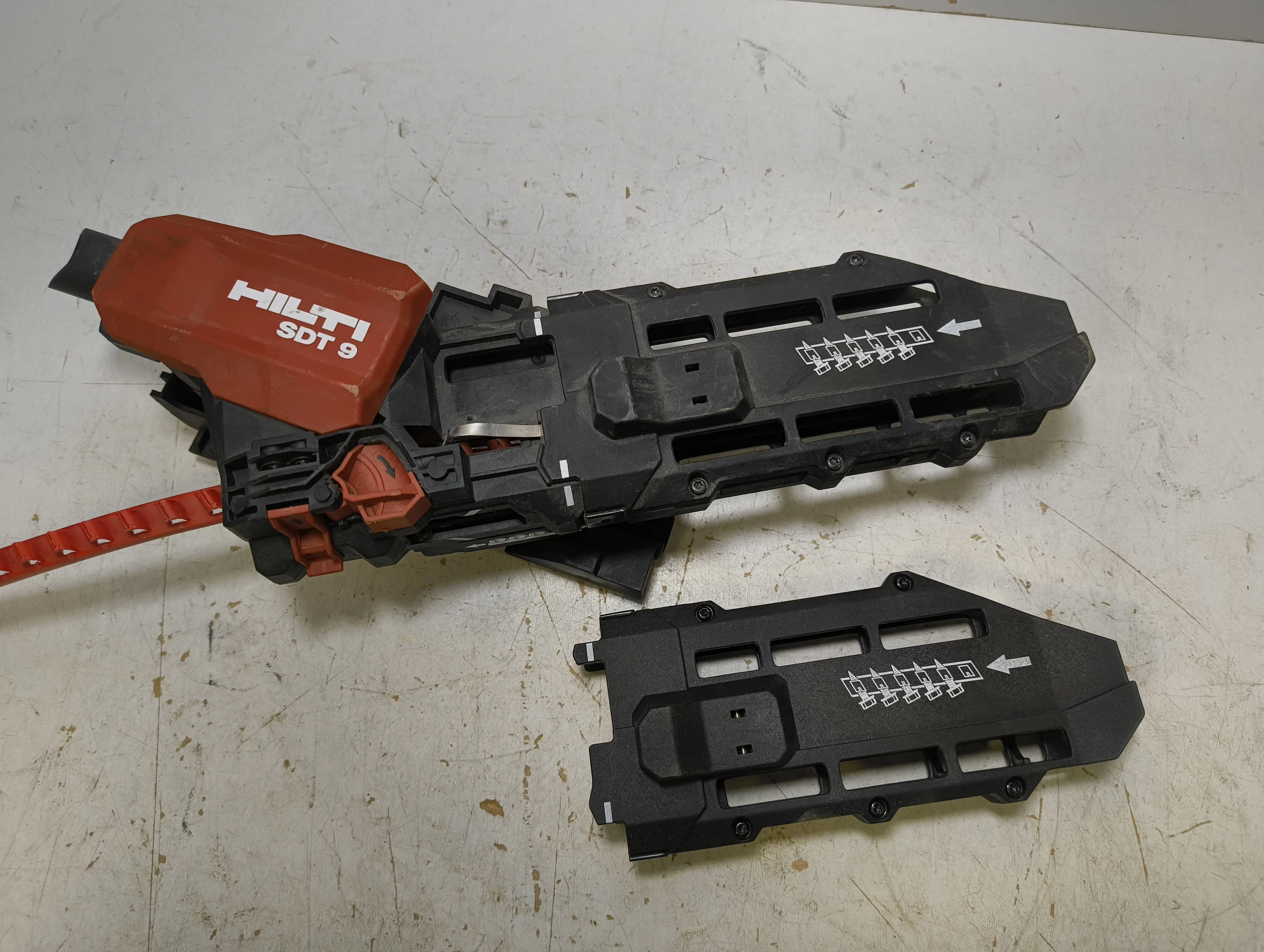 magazynek-do-wkretow-hilti-sdt-9-osiedle-niepodleglosci-1-krakow