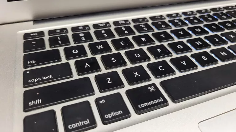 LAPTOP MACBOOK AIR 13 A1466 I7 3GEN 8GB 128GB