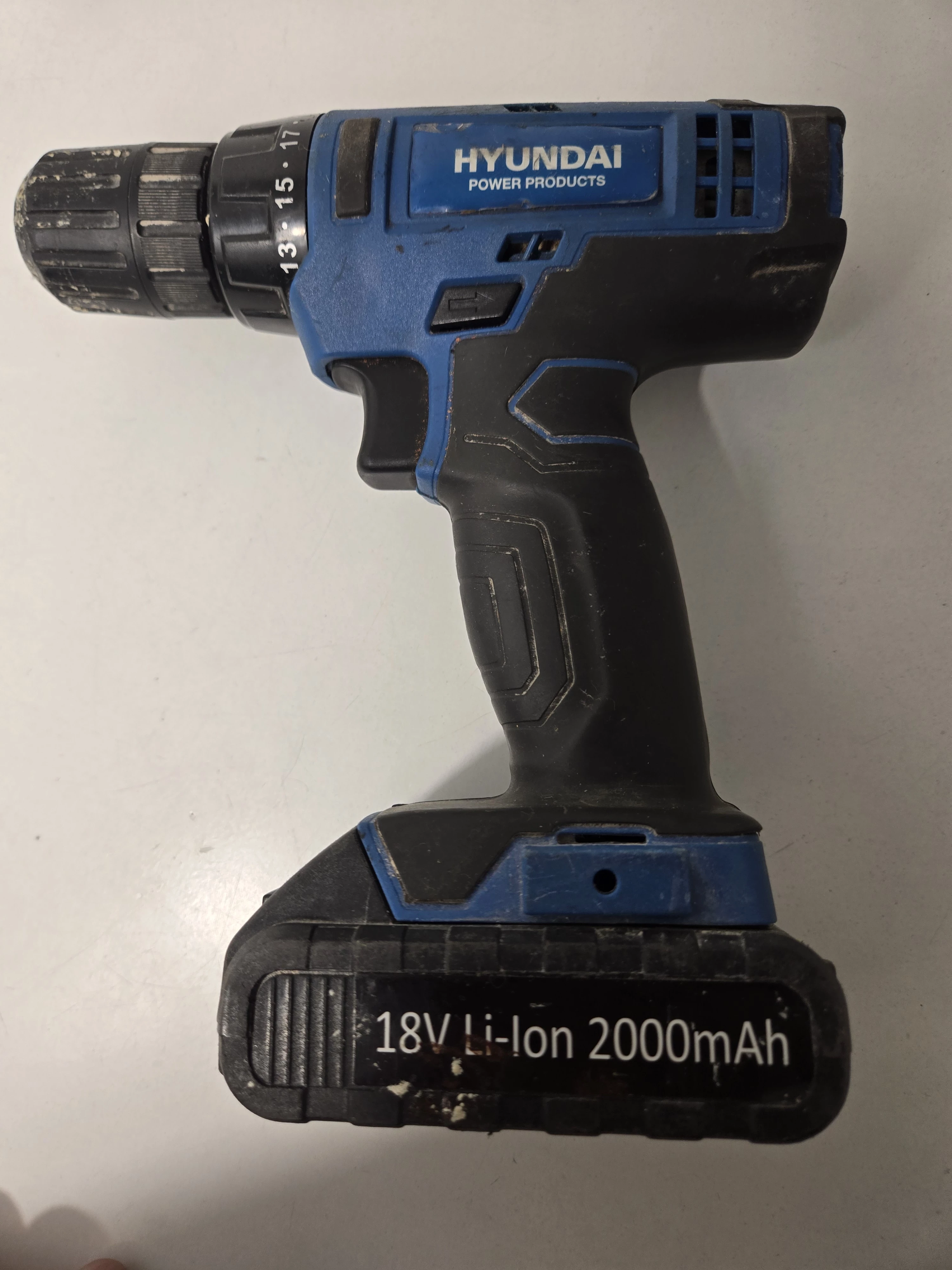 wkretarka-hyundai-18-v-2baterie-walizka-stan-11323-2