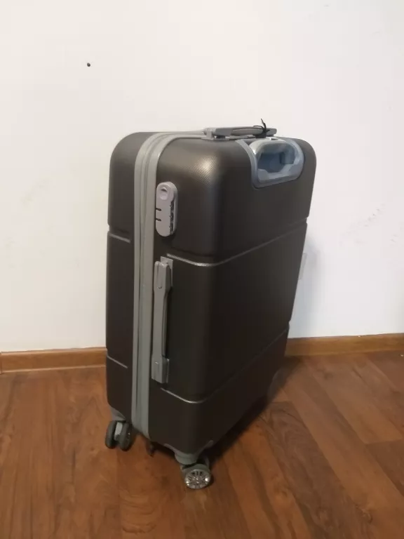 WALIZKA KABINOWA PODRÓŻNA NA KÓŁKACH TWARDA VOYAGER