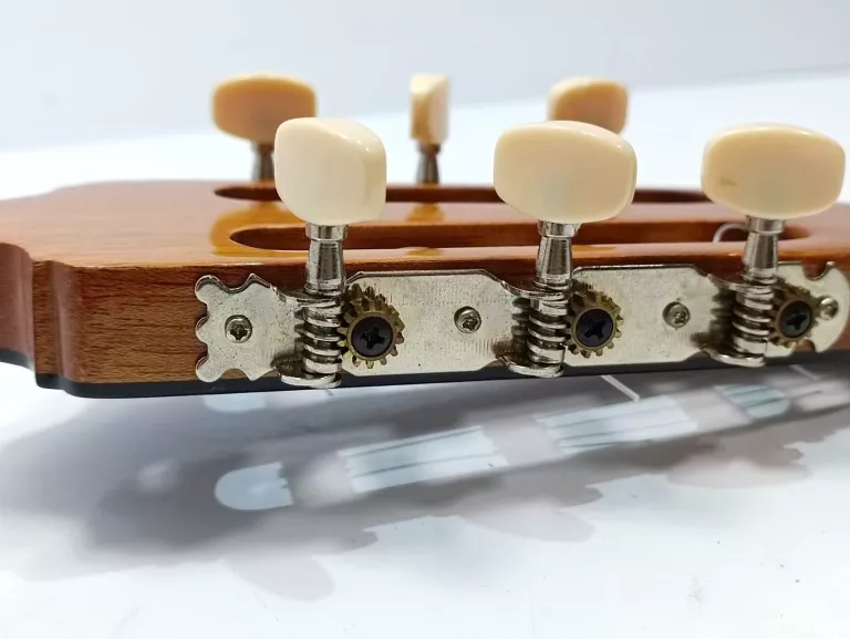 GITARA KLASYCZNA ESTEVE 4ST