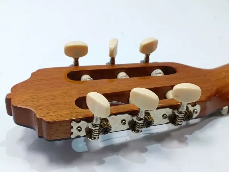 GITARA KLASYCZNA ESTEVE 4ST