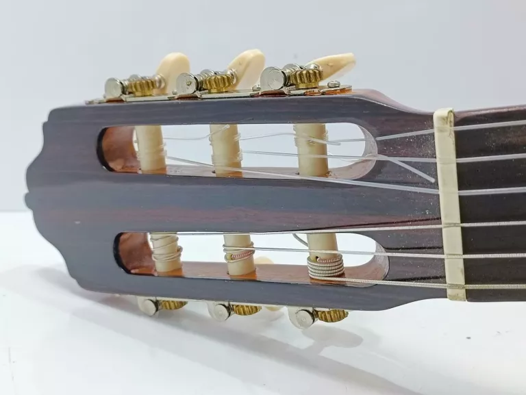GITARA KLASYCZNA ESTEVE 4ST