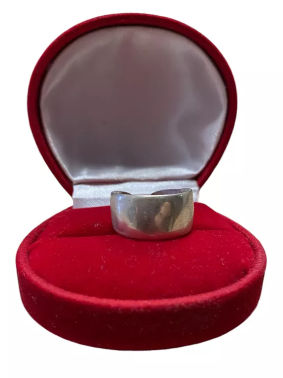 SREBRNY PIERŚCIONEK PR.925 W.3,69G R.12+