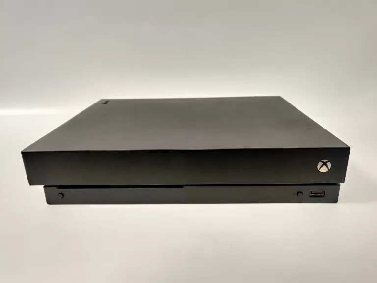 KONSOLA XBOX ONE X 1XPAD 1XGRA