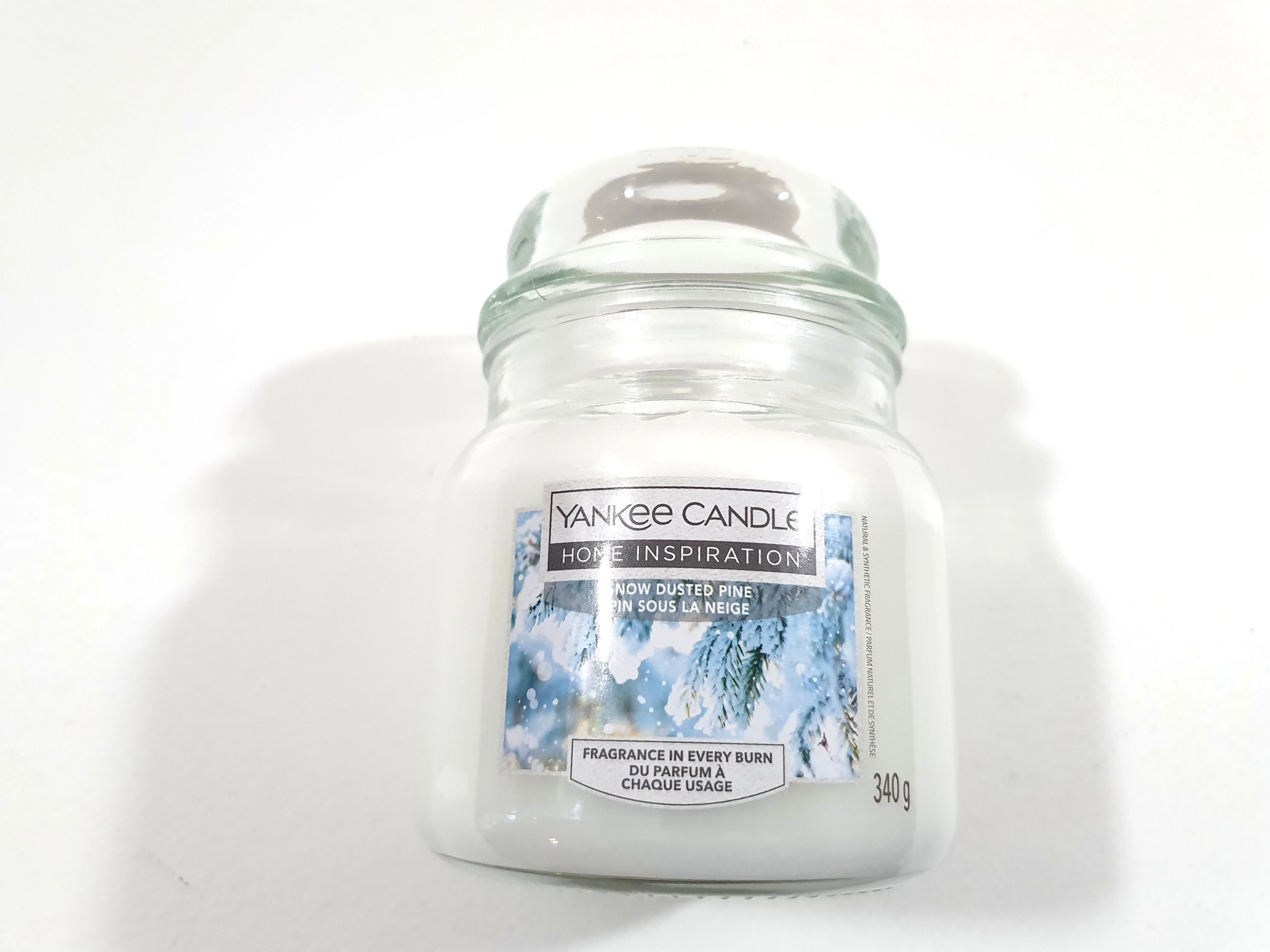 swieczka-yankee-candle-340g-snow-dusted-radna-1-wolow-gracja