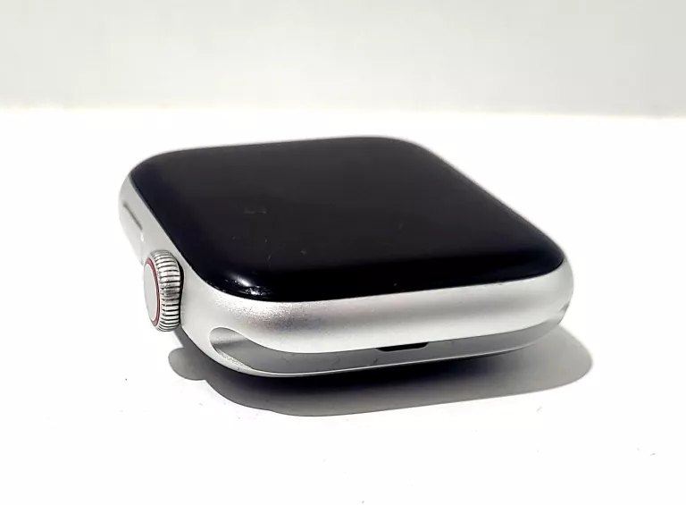 ZEGAREK APPLE WATCH SE 44MM A2356