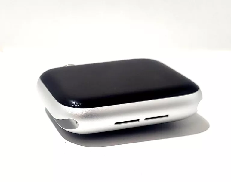 ZEGAREK APPLE WATCH SE 44MM A2356