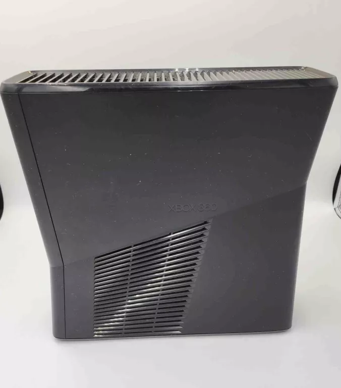 KONSOLA XBOX 360 250GB KINECT + DODATKI