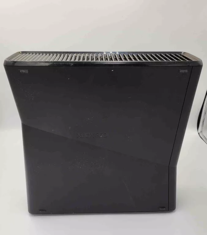 KONSOLA XBOX 360 250GB KINECT + DODATKI