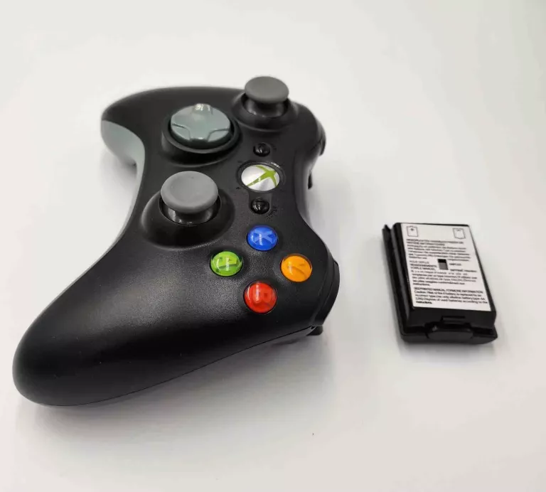 KONSOLA XBOX 360 250GB KINECT + DODATKI