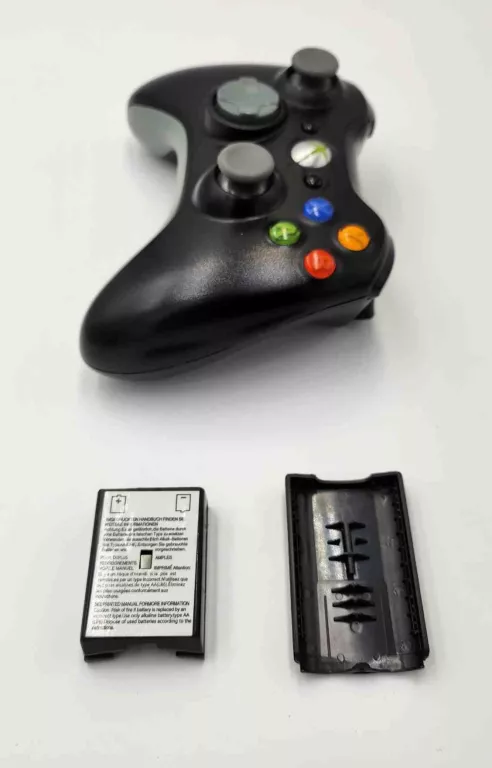 KONSOLA XBOX 360 250GB KINECT + DODATKI