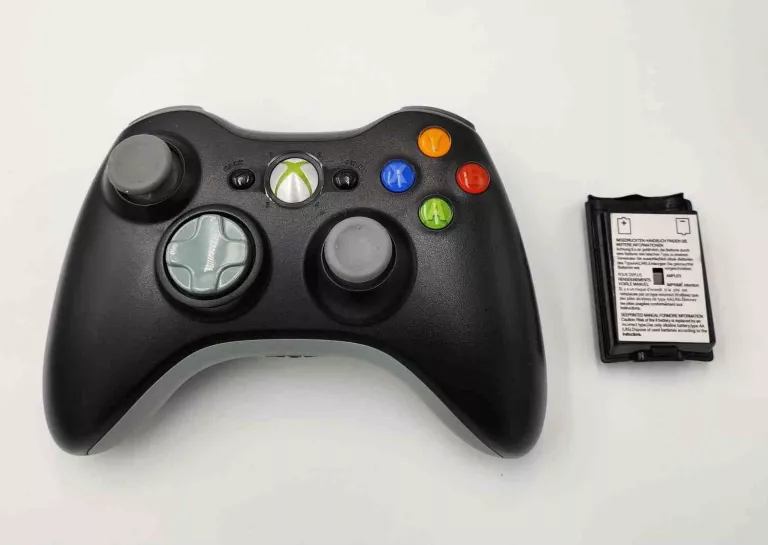 KONSOLA XBOX 360 250GB KINECT + DODATKI