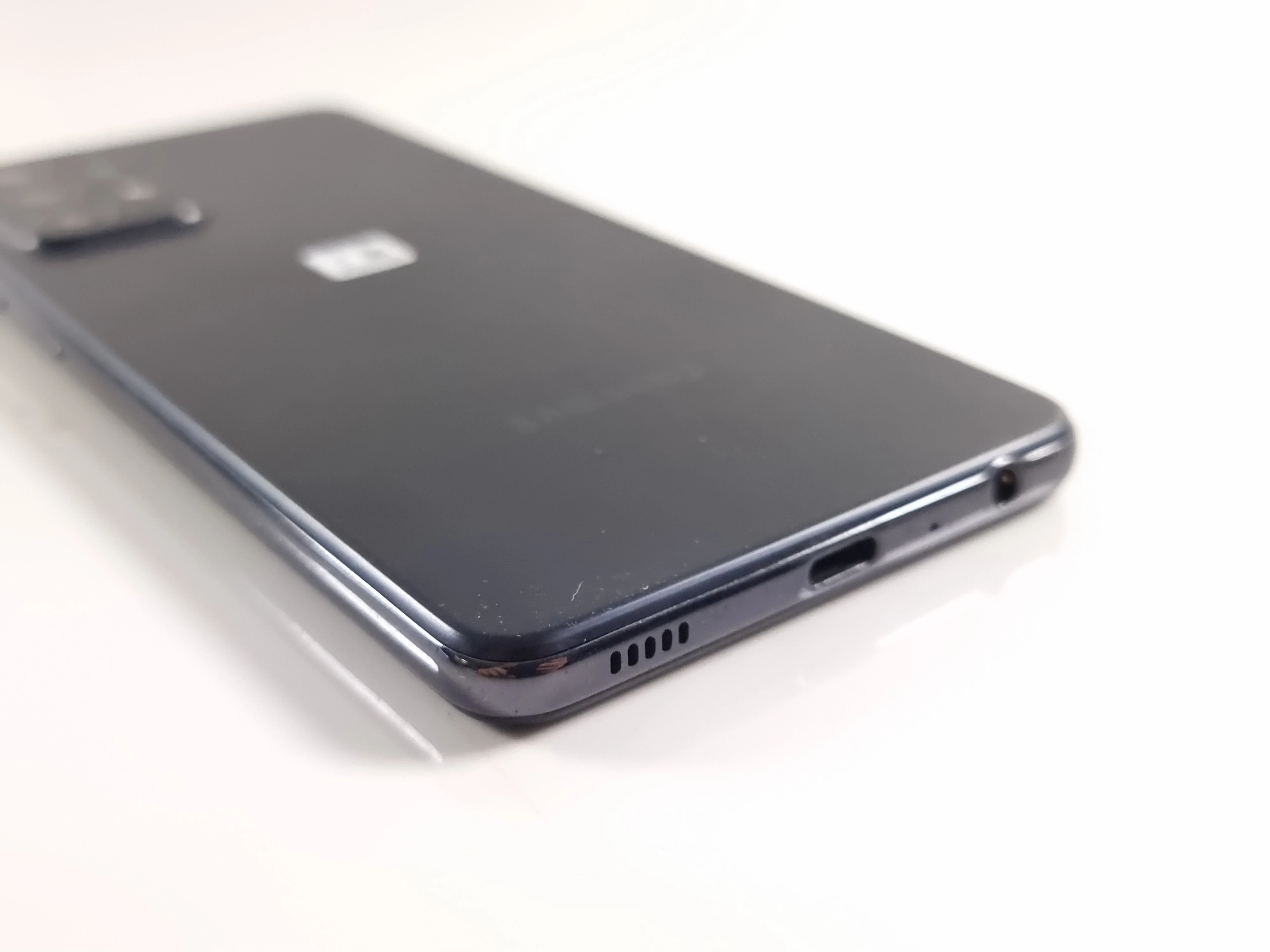 telefon-samsung-galaxy-a52-6gb128gb-4g-lte-czarny-przekatna-ekranu-650