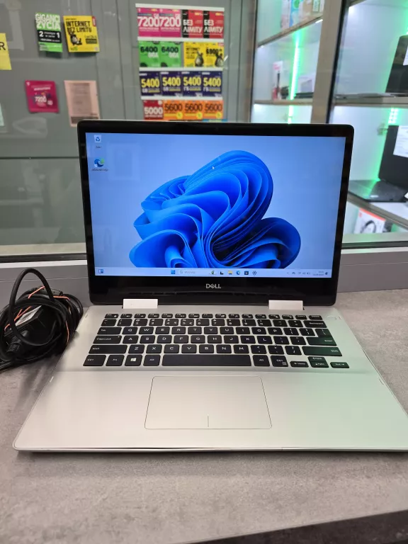 LAPTOP DELL INSPIRON P93G