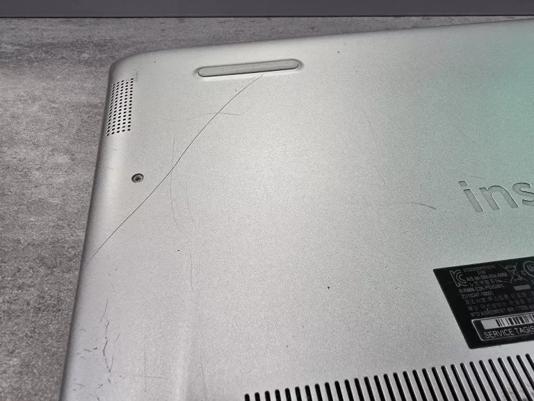 LAPTOP DELL INSPIRON P93G