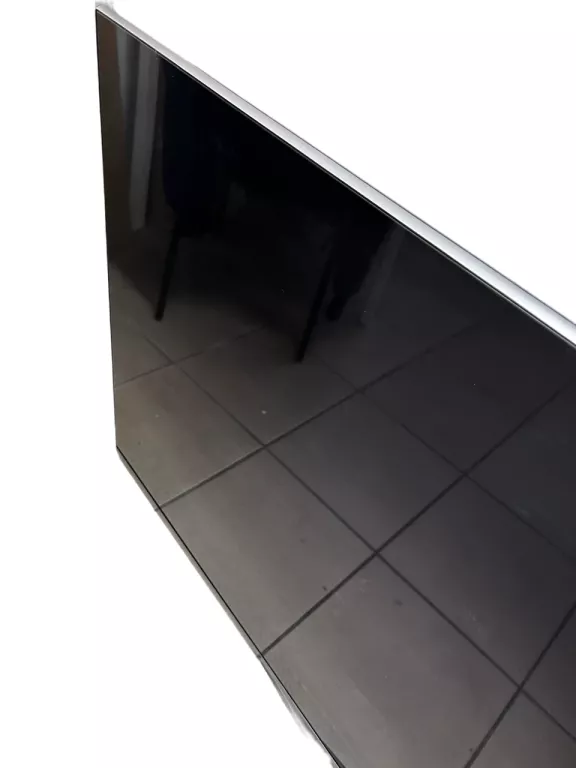 TELEWIZOR LG 55NANO867NA DWIE PIONOWE KRESKI NA MATRYCY