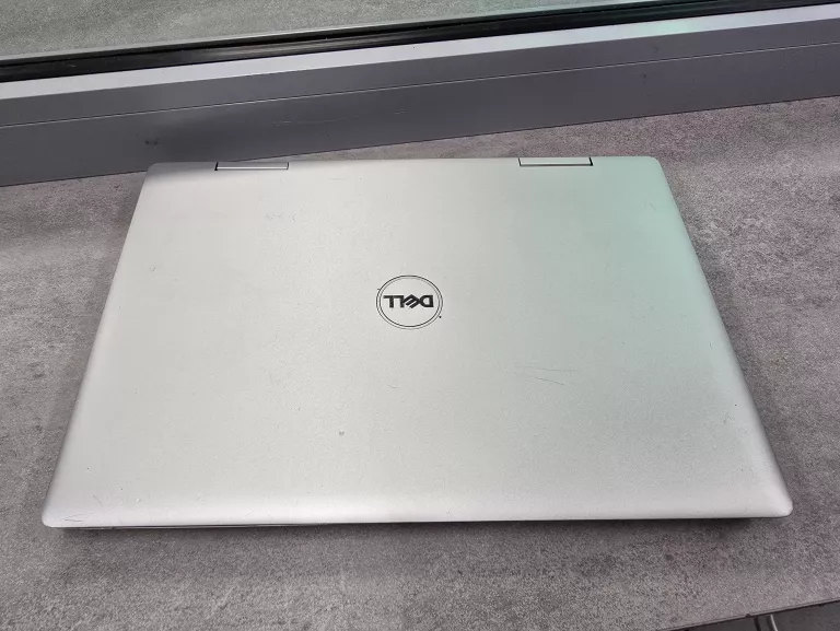 LAPTOP DELL INSPIRON P93G