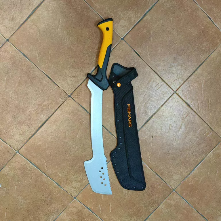 FISKARS SOLID SIEKIERO-MACZETA ROZŁUPUJĄCA DO CIĘCIA DRZEWA GAŁĘZI TRAWY
