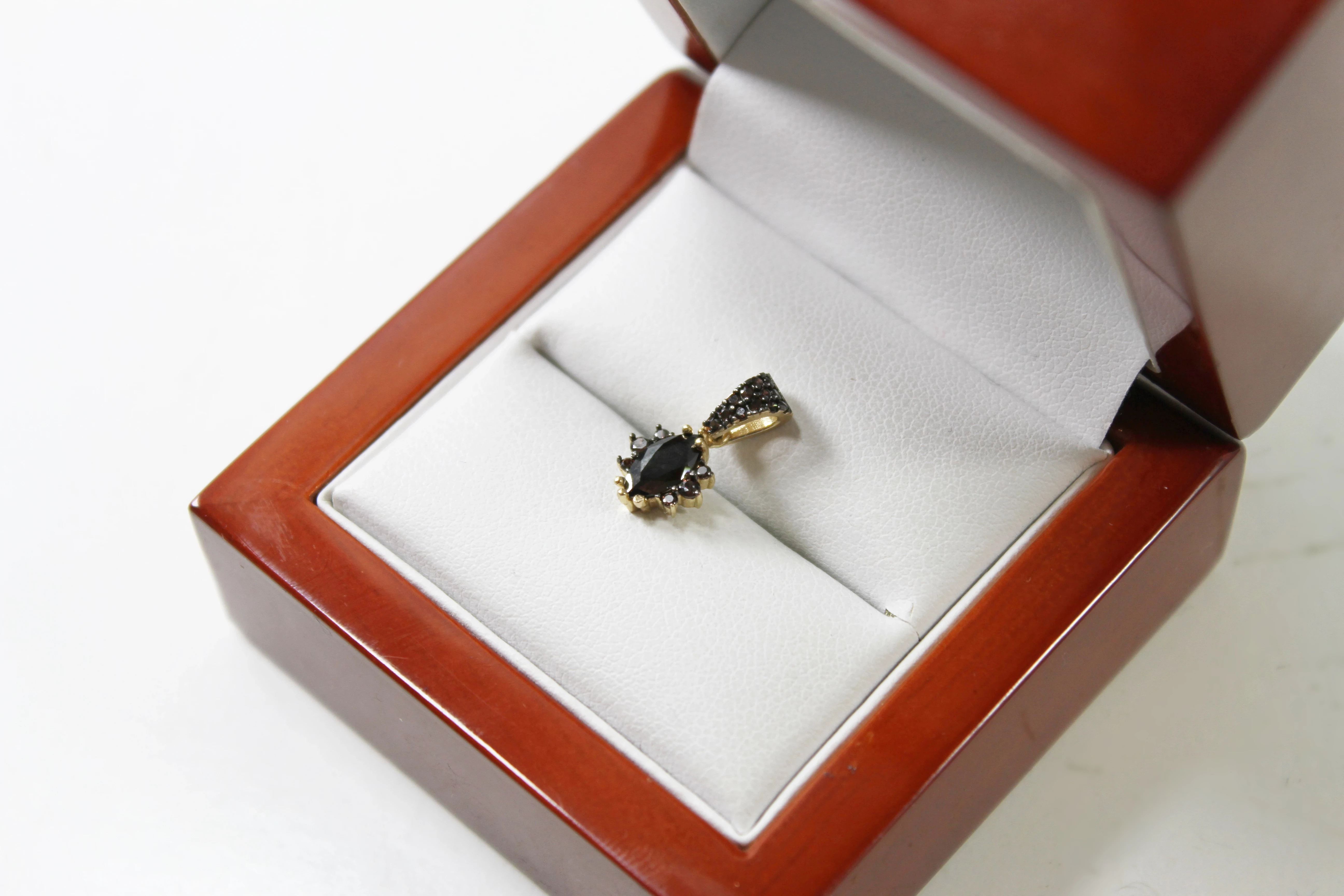 zlota-zawieszka-585-g117-wojciechowskiego-39-warszawa