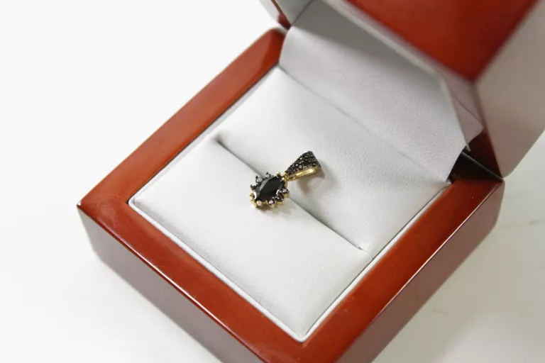 zlota-zawieszka-585-g117-wojciechowskiego-39-warszawa