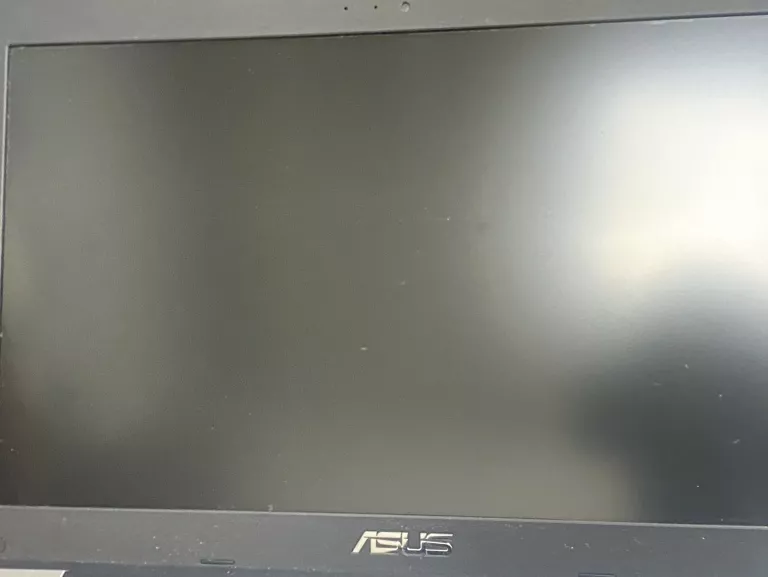 LAPTOP ASUS F555 (256GB HDD/I7/8GB RAM/ WIN10)