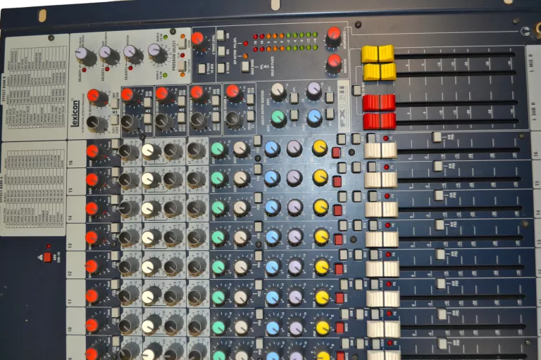 SOUNDCRAFT FX 16 II