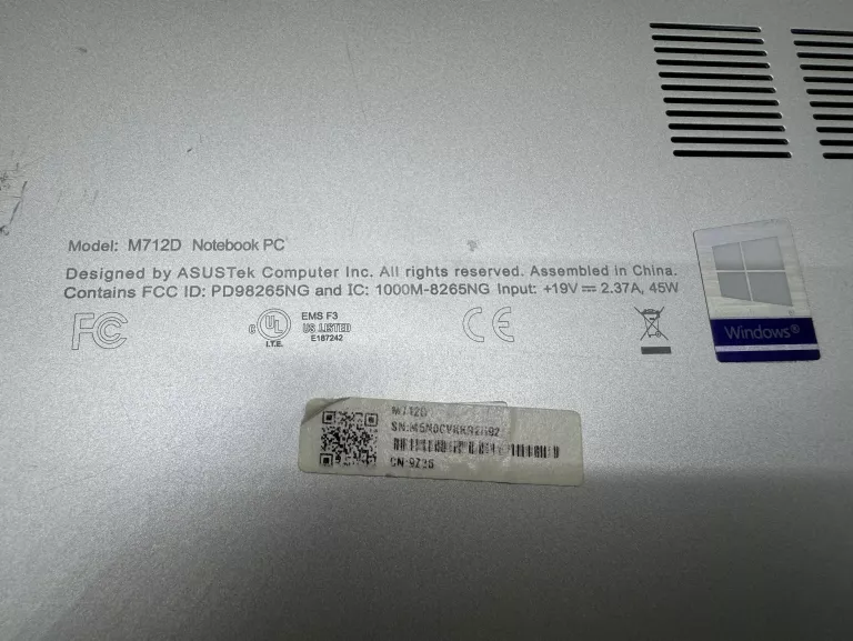 LAPTOP ASUS M712D OPIS