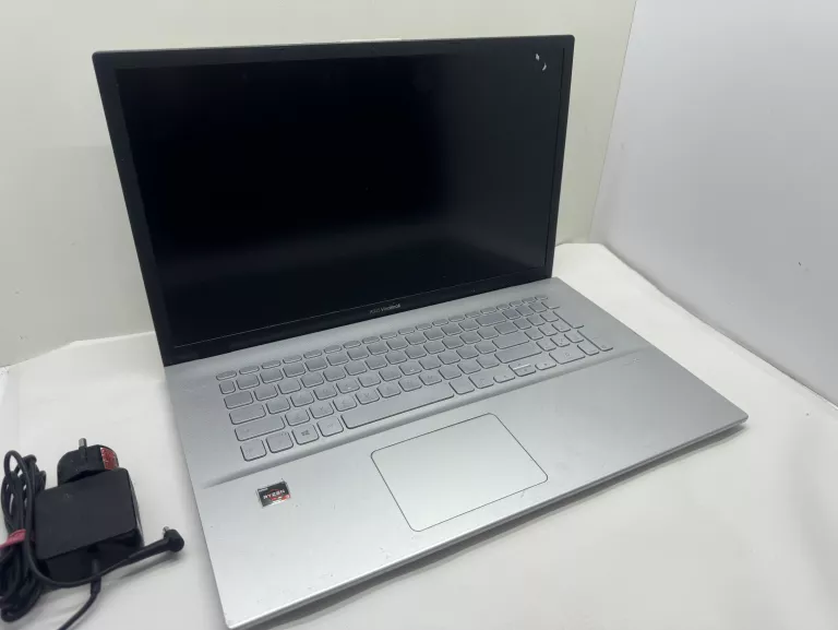 LAPTOP ASUS M712D OPIS